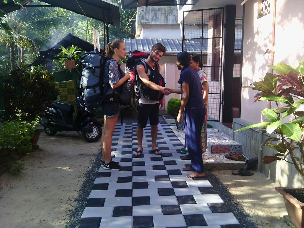 Marari Peace Homestay Марарикулам Екстериор снимка