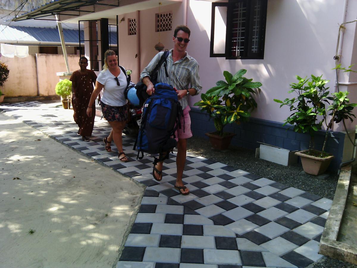 Marari Peace Homestay Марарикулам Екстериор снимка